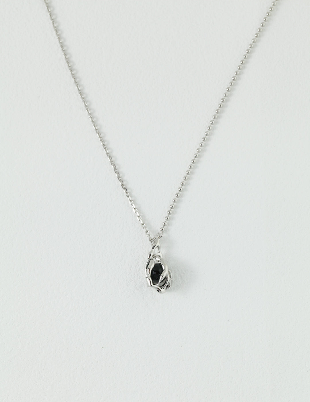Elegant Necklace with Fluid Metal Coated Black Agate Stone