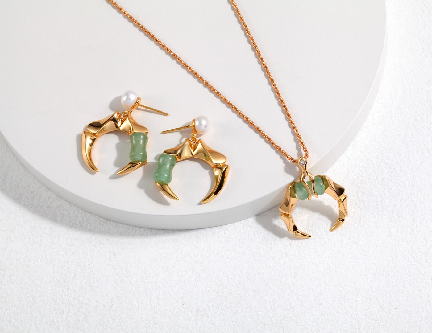 Horn Shaped Green Aventurine Bamboo Necklace