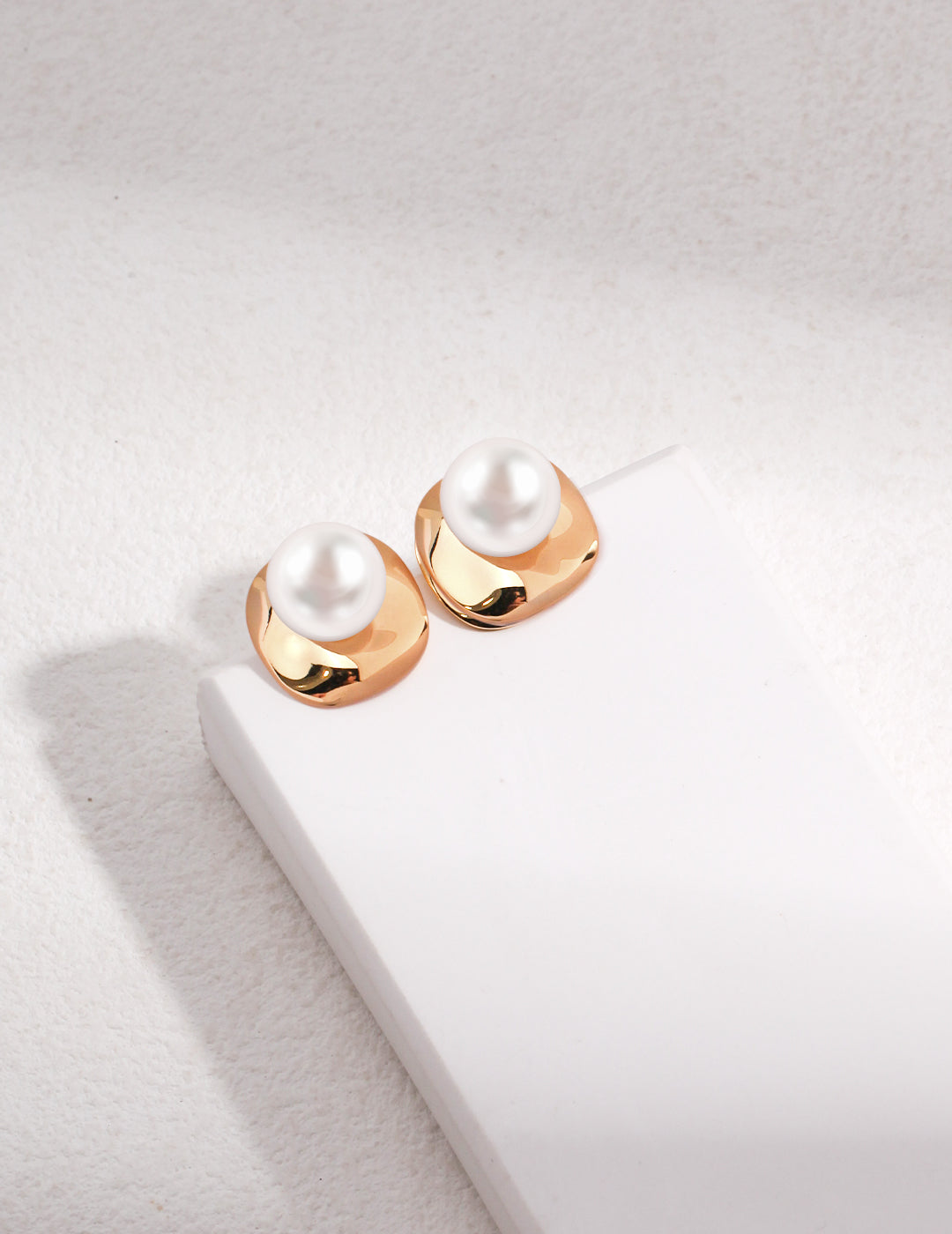 Freshwater pearl earrings, silver & gold
