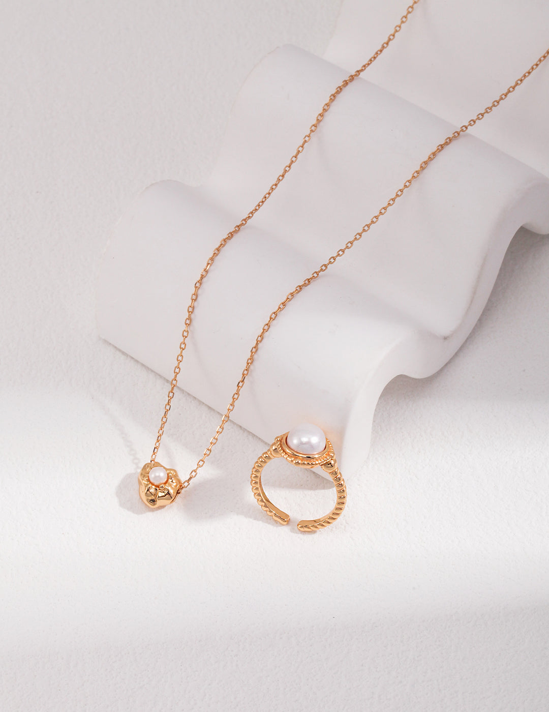 Single Pearl With Gold Stone Pendant Necklace