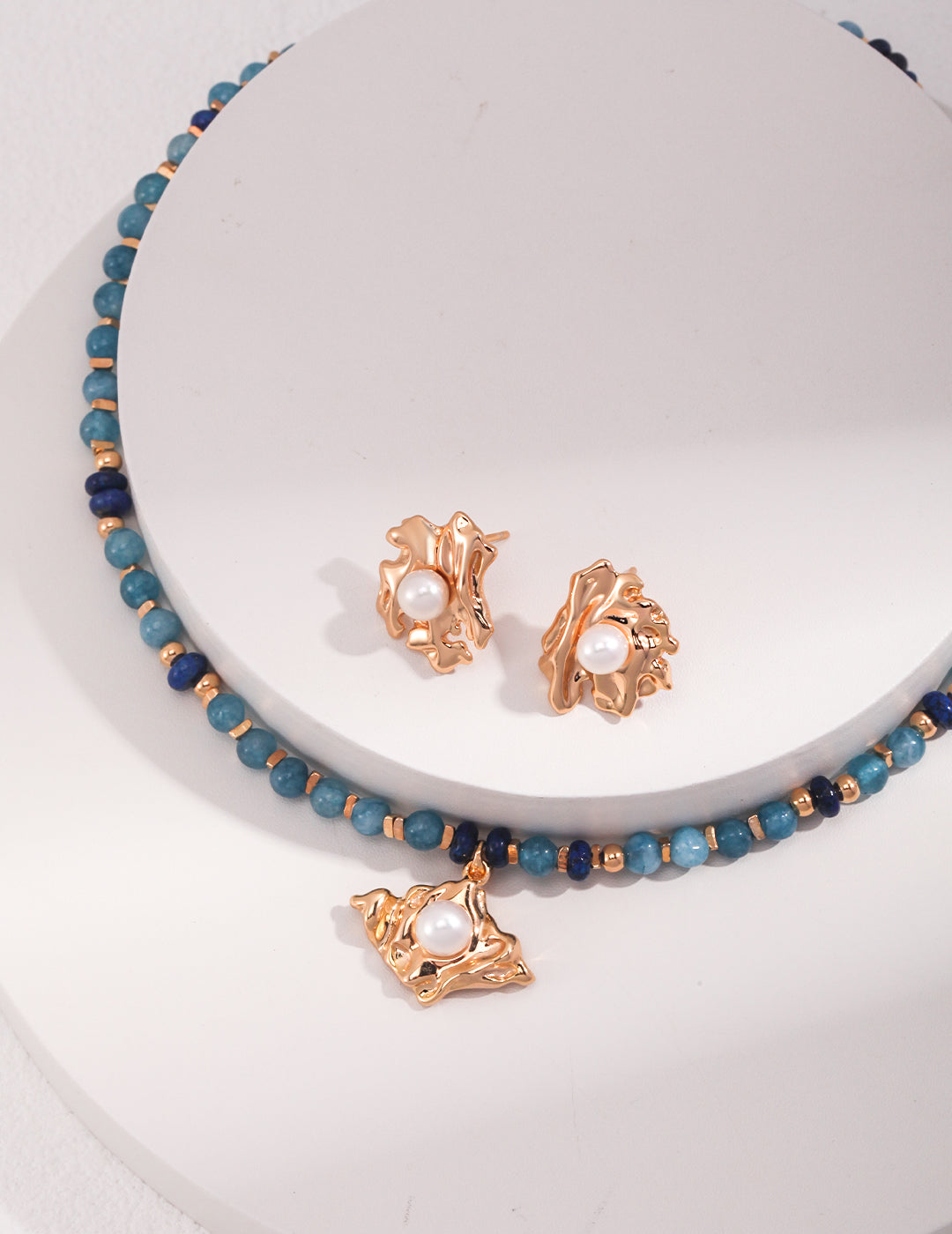 Blue Lapis Lazuli Beads Necklace with Pearl Gold Pendant