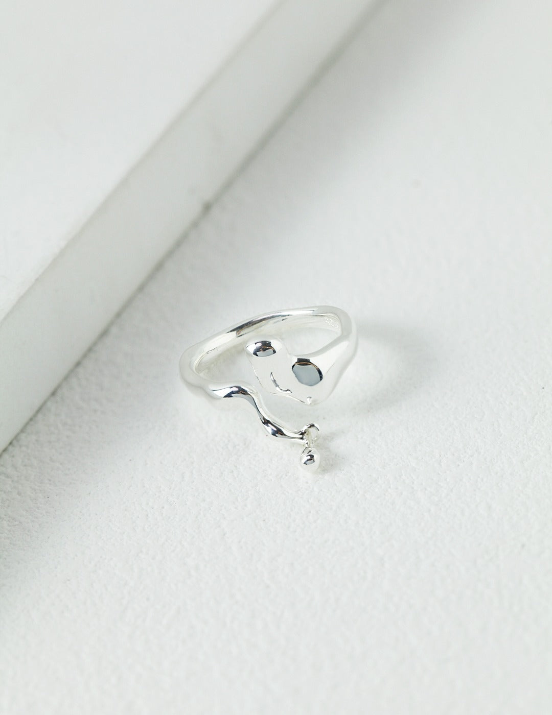 Audrey Fluid Silver Ring