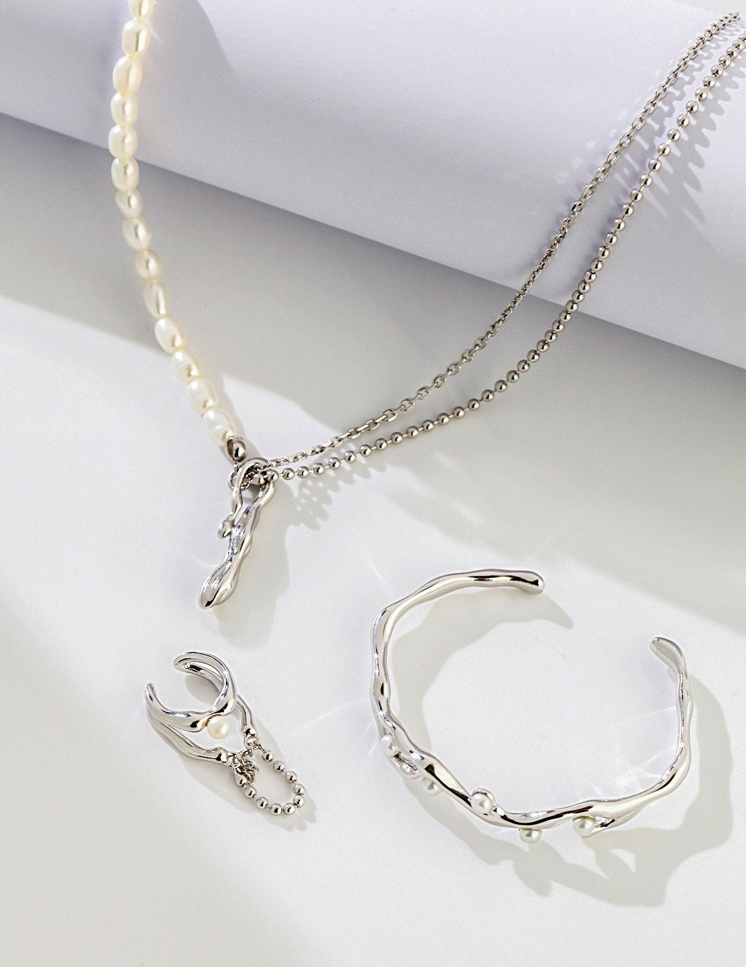 Barbe Half Pearl Silver Necklace