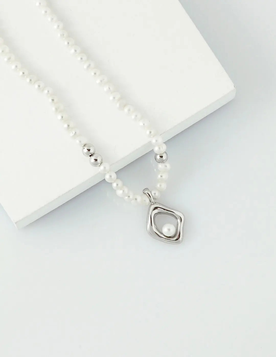 Freshwater pearl necklace with S925 silver rhombus hollow out pendant freshwater pearl