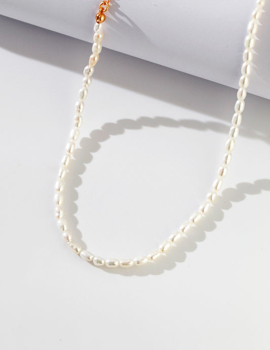 Simple Pearl Choker with Gold Chain by Señorita J