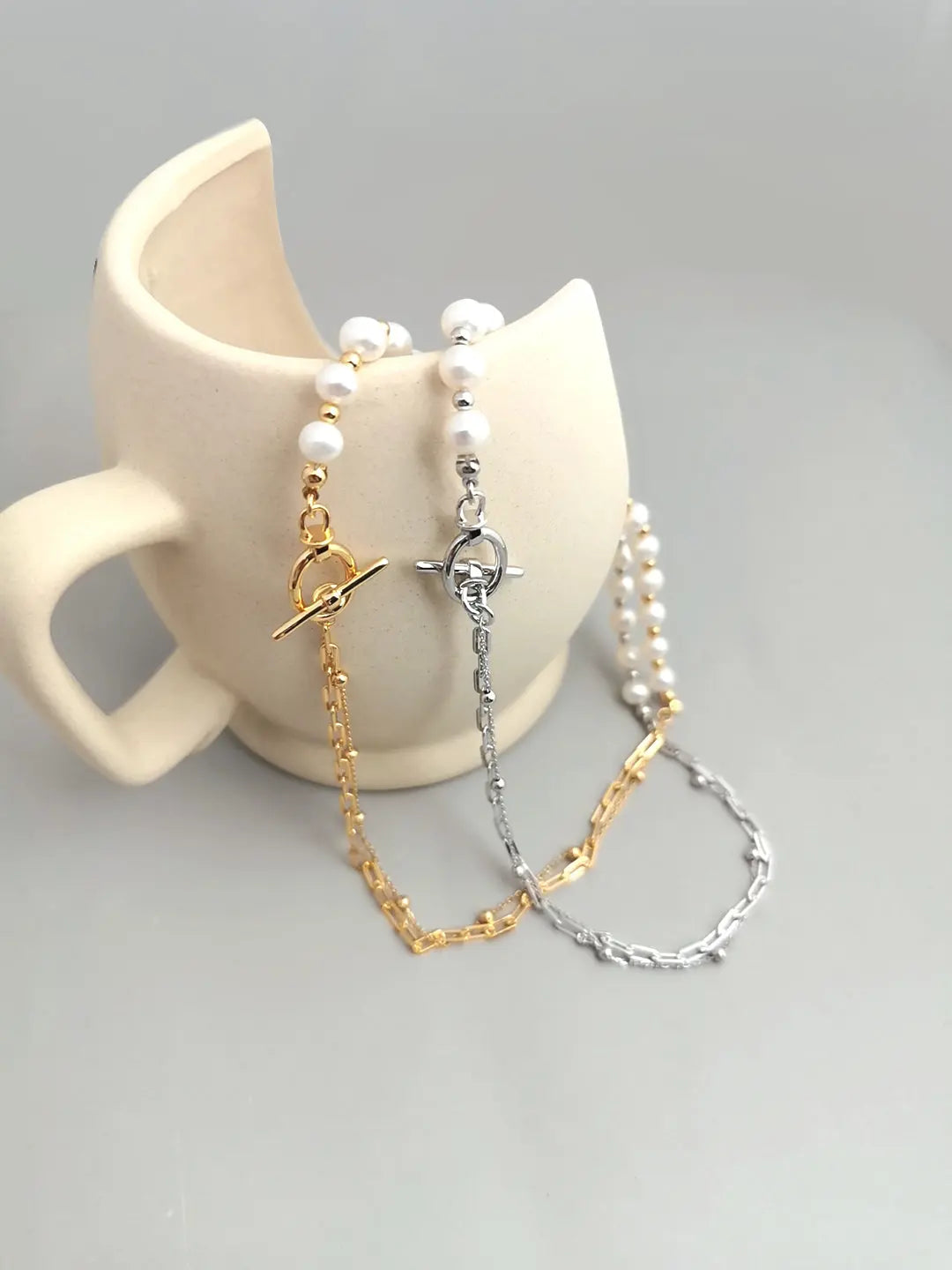 Dainty freshwater pearl necklace with S925 in gold vermeil toggle silver chain